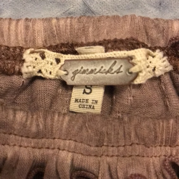 Adorable off the shoulder top! - Picture 4 of 6